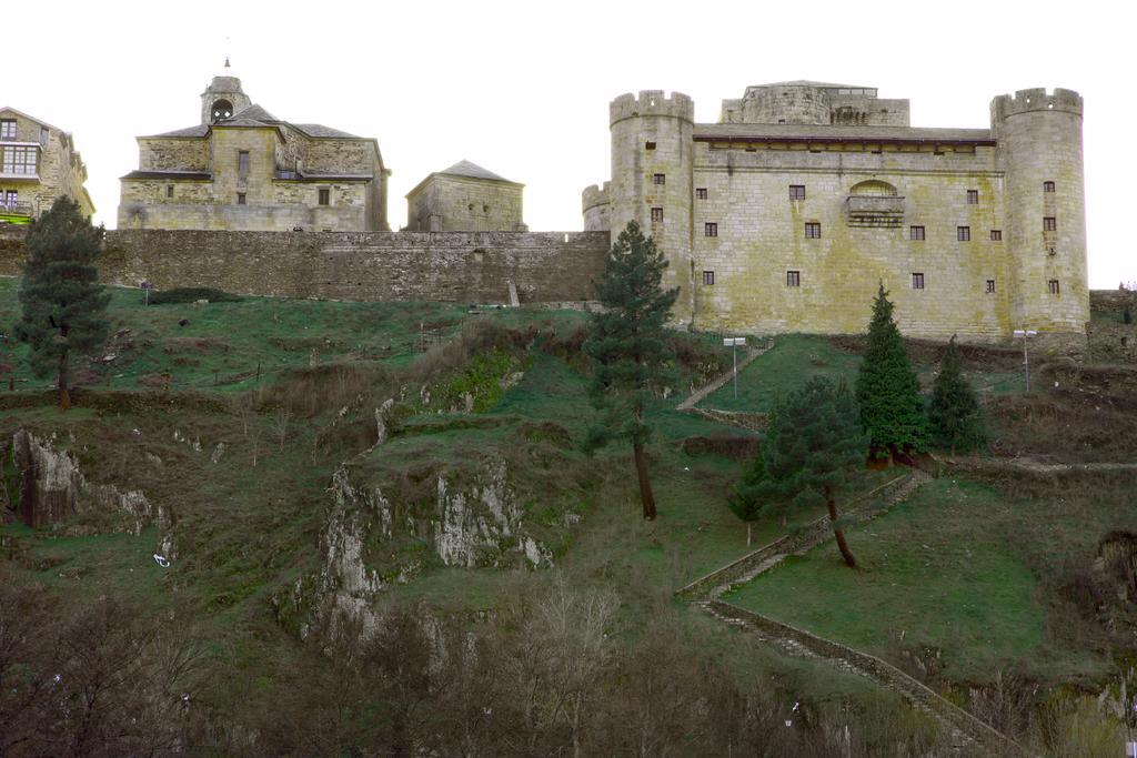 Hotel Las Treixas بويبلا ذي سانابريا المظهر الخارجي الصورة